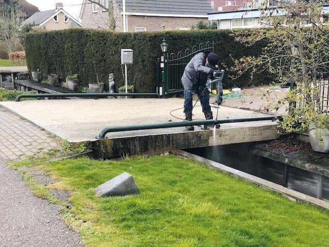 The Bright Shine - Groene aanslag verwijderen - Reinigen brug